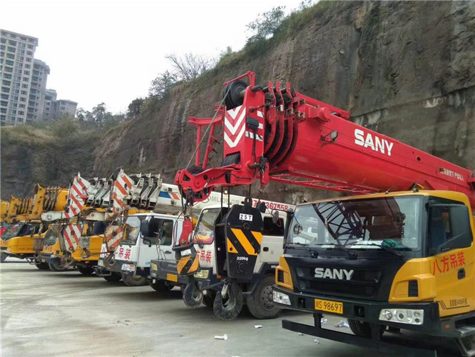 丹巴县吊车出租按什么计费？台班费、单次费、里程费怎么算？